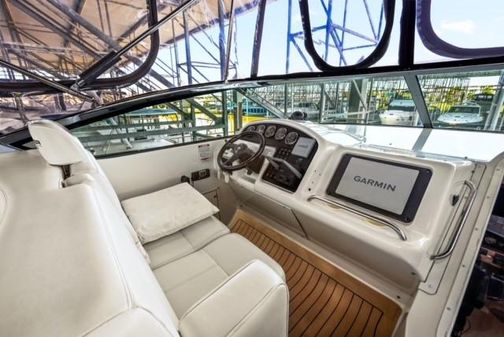 Carver 530-VOYAGER-PILOTHOUSE image