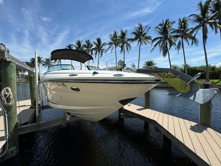 Sea-ray 250-SLX image