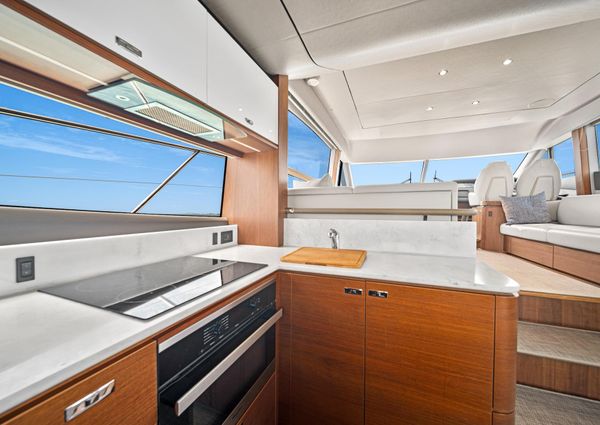 Princess F55 Flybridge image