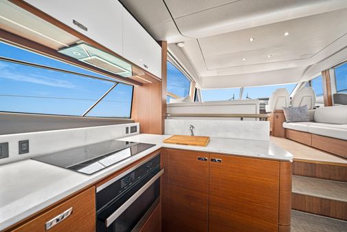 Princess F55 Flybridge image