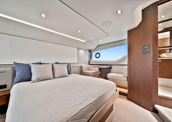 Princess F55 Flybridge image