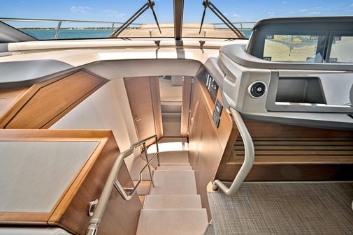 Princess Yachts F55 Flybridge image