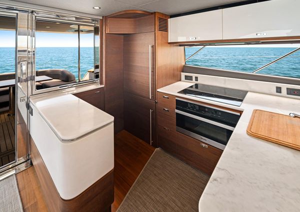 Princess F55 Flybridge image