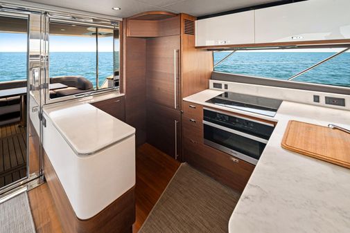 Princess F55 Flybridge image