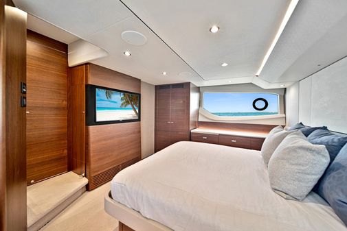 Princess Yachts F55 Flybridge image