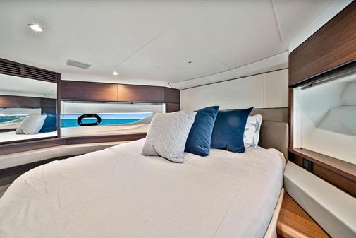 Princess Yachts F55 Flybridge image