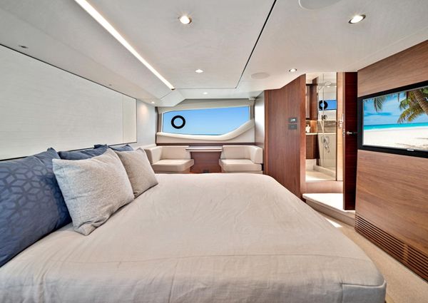 Princess F55 Flybridge image