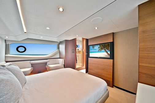 Princess Yachts F55 Flybridge image