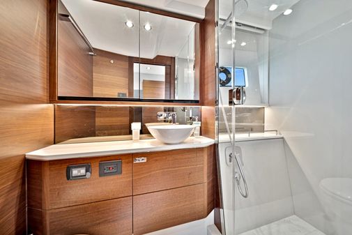 Princess Yachts F55 Flybridge image