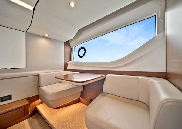 Princess F55 Flybridge image