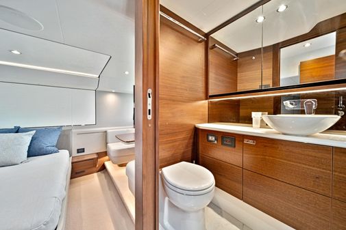 Princess Yachts F55 Flybridge image