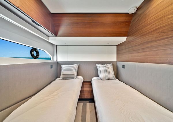 Princess F55 Flybridge image