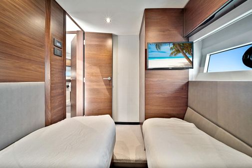 Princess Yachts F55 Flybridge image