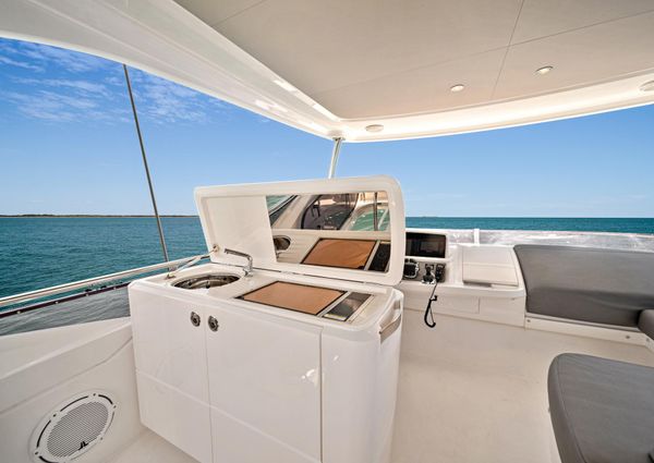 Princess F55 Flybridge image