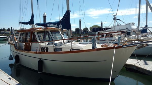 Nauticat 33