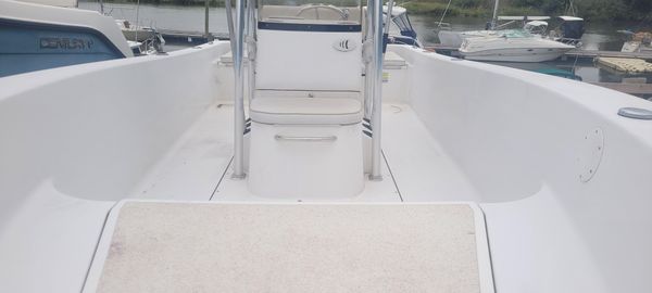 Sportsman Island Reef 19 Center Console image