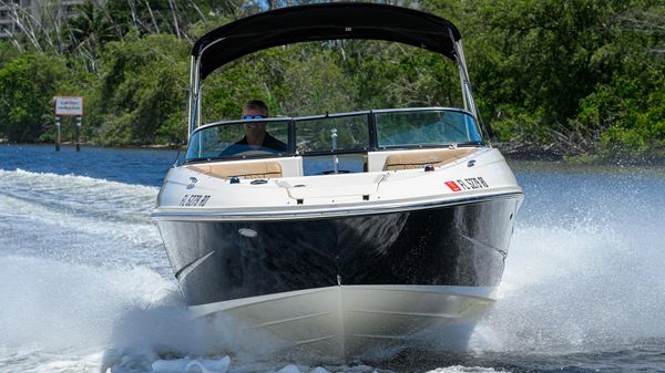 Sea Ray Sundeck 240 