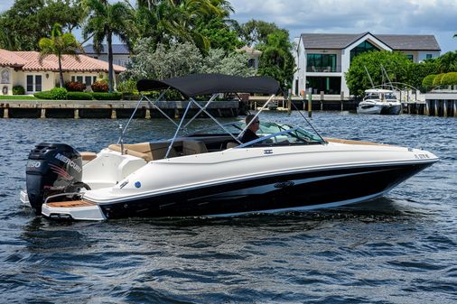 Sea Ray Sundeck 240 image