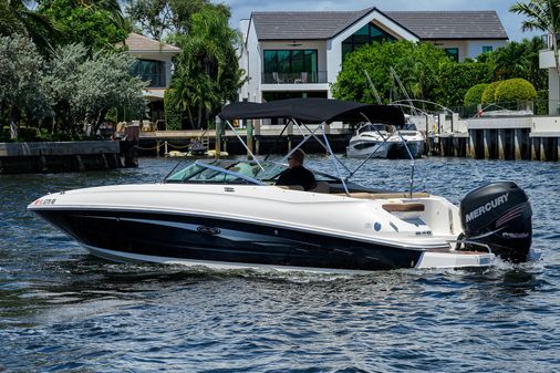 Sea Ray Sundeck 240 image