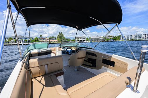 Sea Ray Sundeck 240 image