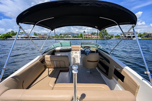 Sea Ray Sundeck 240 image