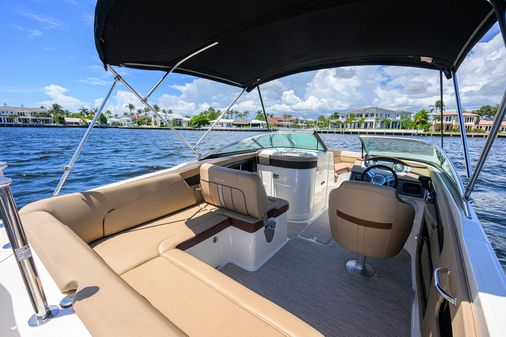 Sea Ray Sundeck 240 image