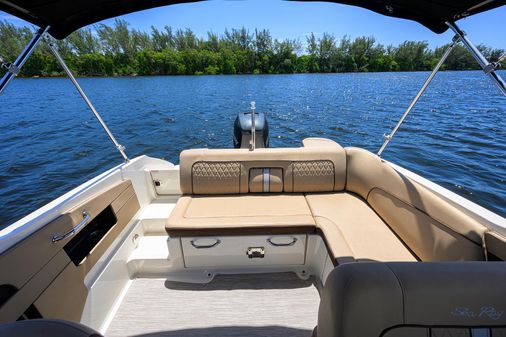 Sea Ray Sundeck 240 image