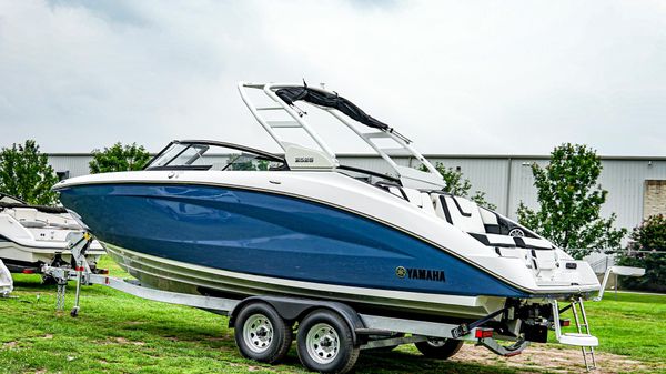 Yamaha Boats 252S 