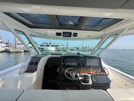 Tiara Yachts 43 LS image