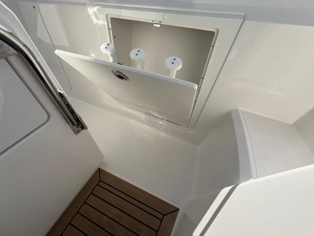 Tiara Yachts 43 LS image