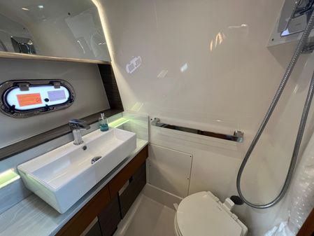 Tiara Yachts 43 LS image