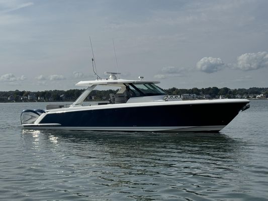 Tiara Yachts 43 LS - main image