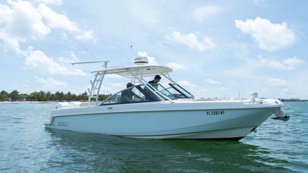 Boston Whaler 270 Vantage