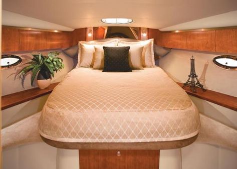 Cruisers Yachts 420 Express image