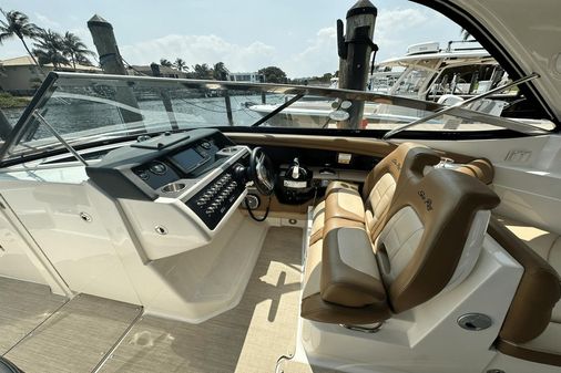 Sea Ray 350 SLX image