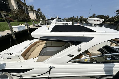 Sea Ray 350 SLX image