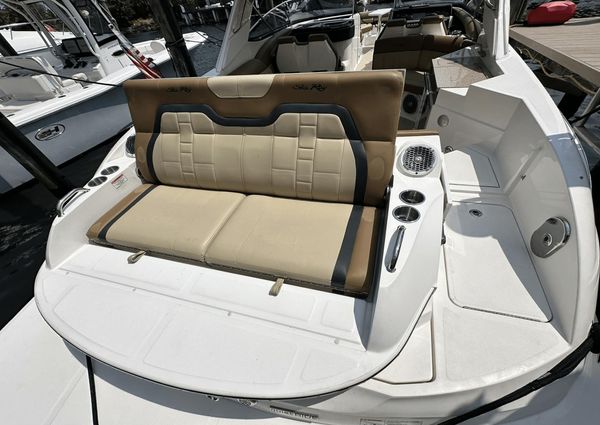 Sea Ray 350 SLX image