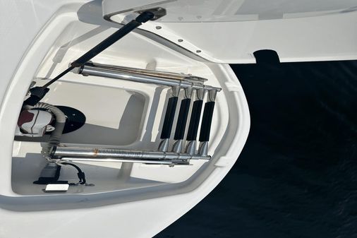 Sea Ray 350 SLX image