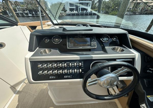 Sea Ray 350 SLX image