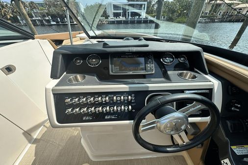 Sea Ray 350 SLX image