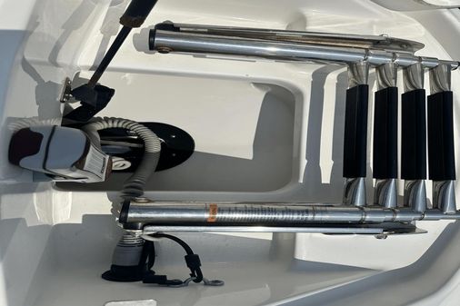 Sea Ray 350 SLX image