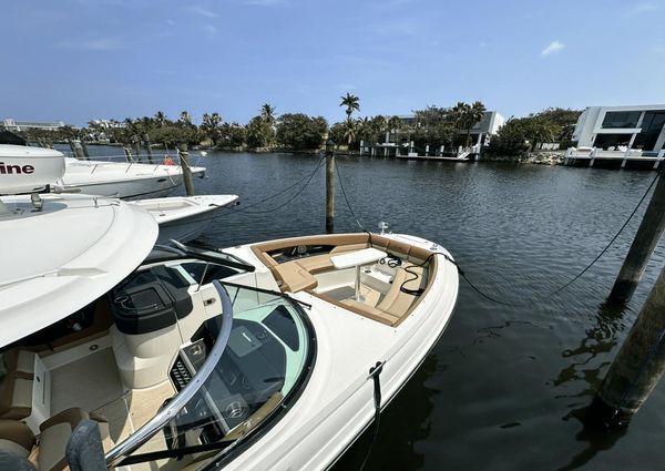 Sea Ray 350 SLX image