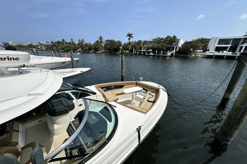 Sea Ray 350 SLX image