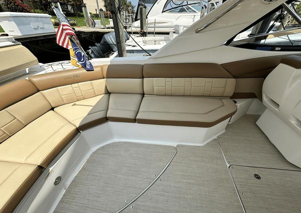 Sea Ray 350 SLX image