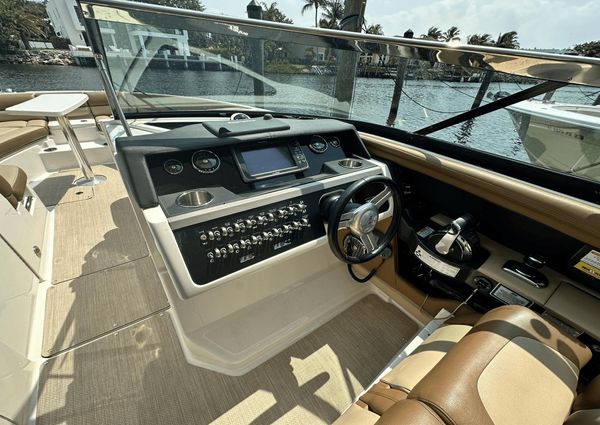 Sea Ray 350 SLX image