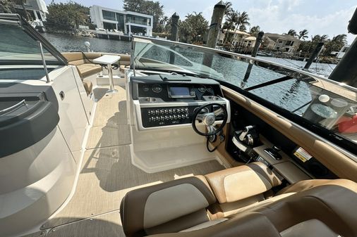 Sea Ray 350 SLX image