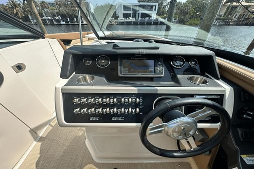 Sea Ray 350 SLX image