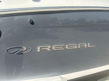 Regal 2800 image