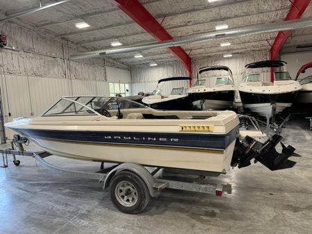 Bayliner 1950-CAPRI image