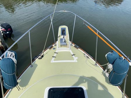 Cape Dory 28 Flybridge image